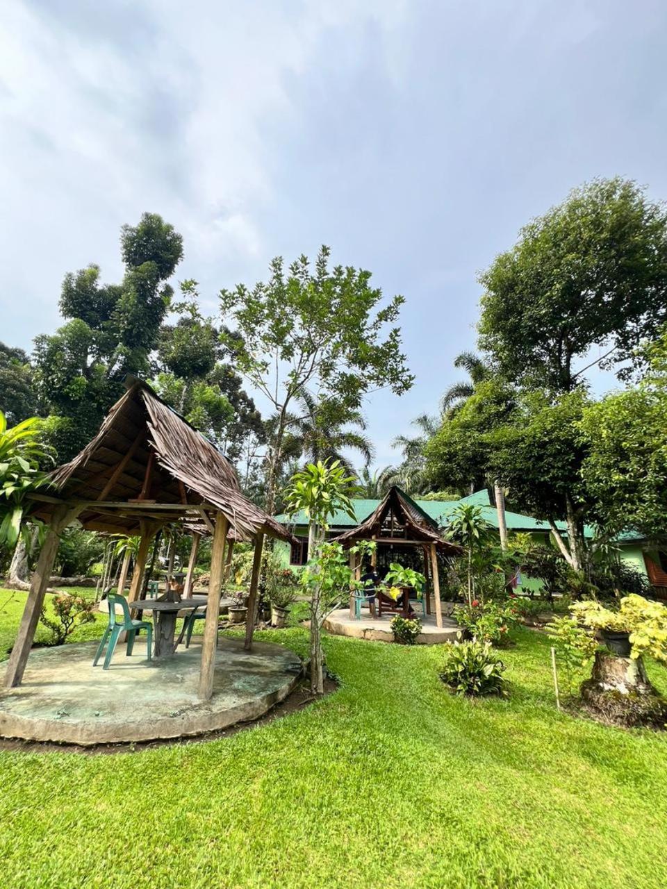 Wisma Batu Mandi Букит Лаванг Екстериор снимка